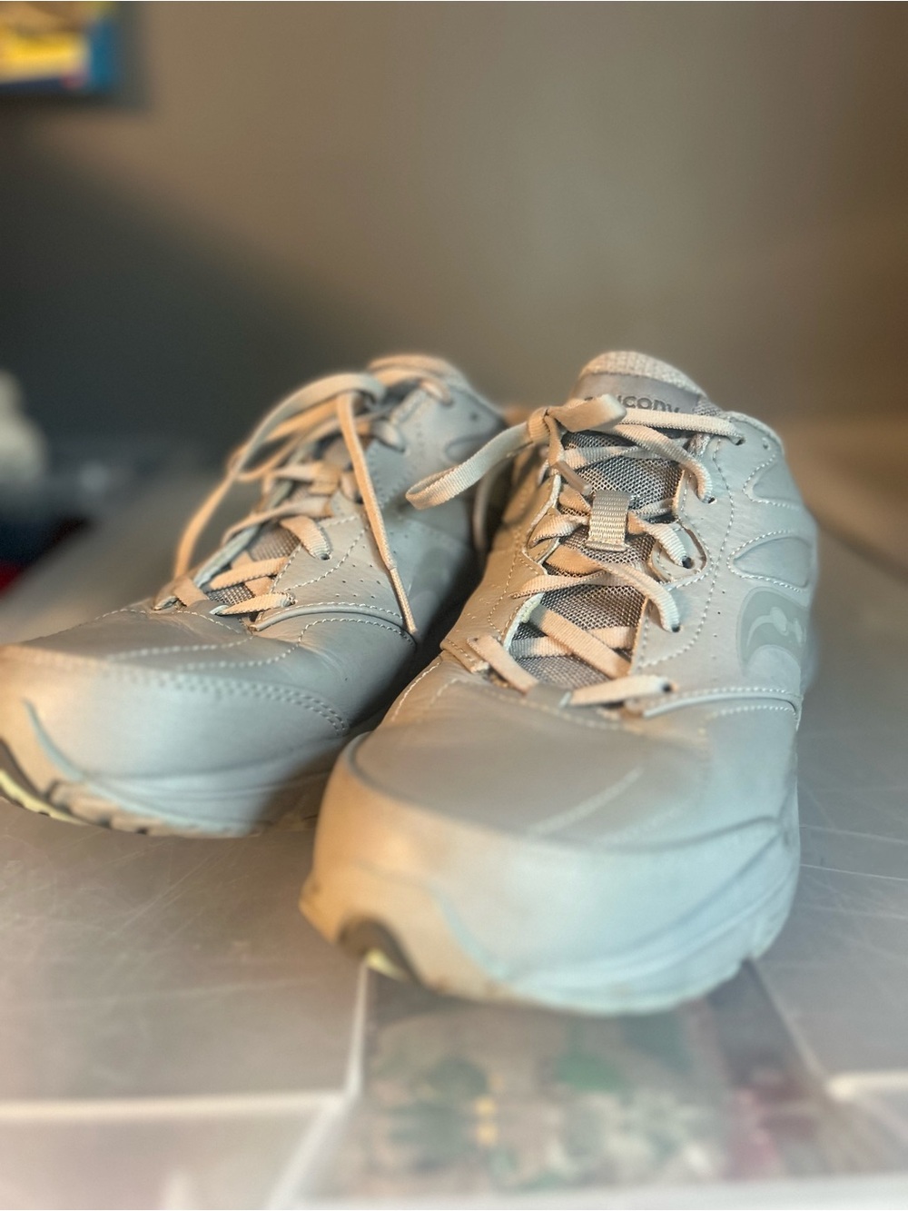 0083. Saucony Gray Women's Sneakers • 9.5W